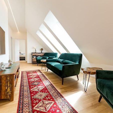Grosse Dachgeschosswohnung Im Herzen Von Грац Екстер'єр фото