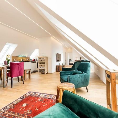 Grosse Dachgeschosswohnung Im Herzen Von Грац Екстер'єр фото
