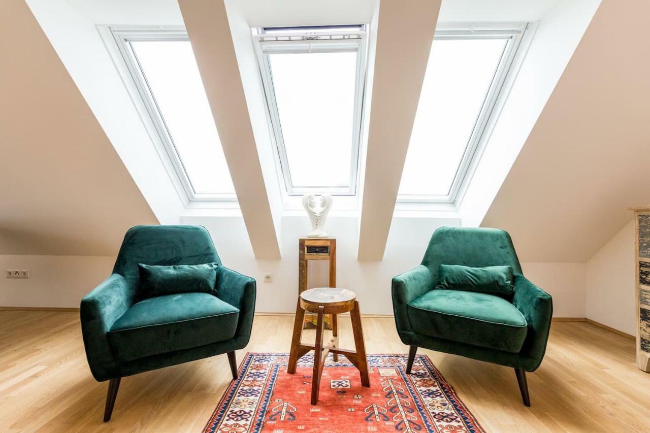Grosse Dachgeschosswohnung Im Herzen Von Грац Екстер'єр фото