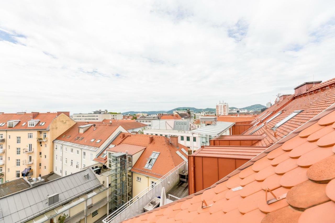 Grosse Dachgeschosswohnung Im Herzen Von Грац Екстер'єр фото