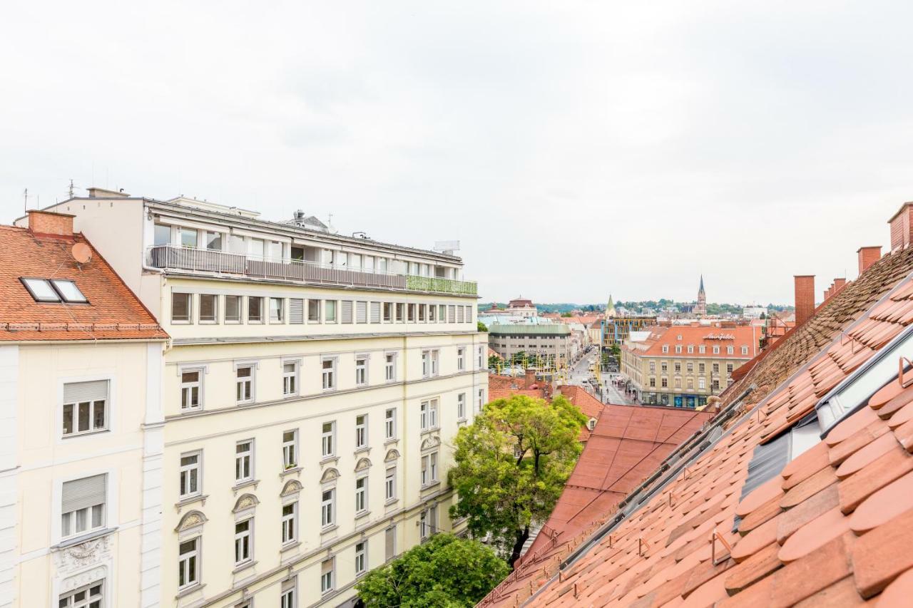 Grosse Dachgeschosswohnung Im Herzen Von Грац Екстер'єр фото