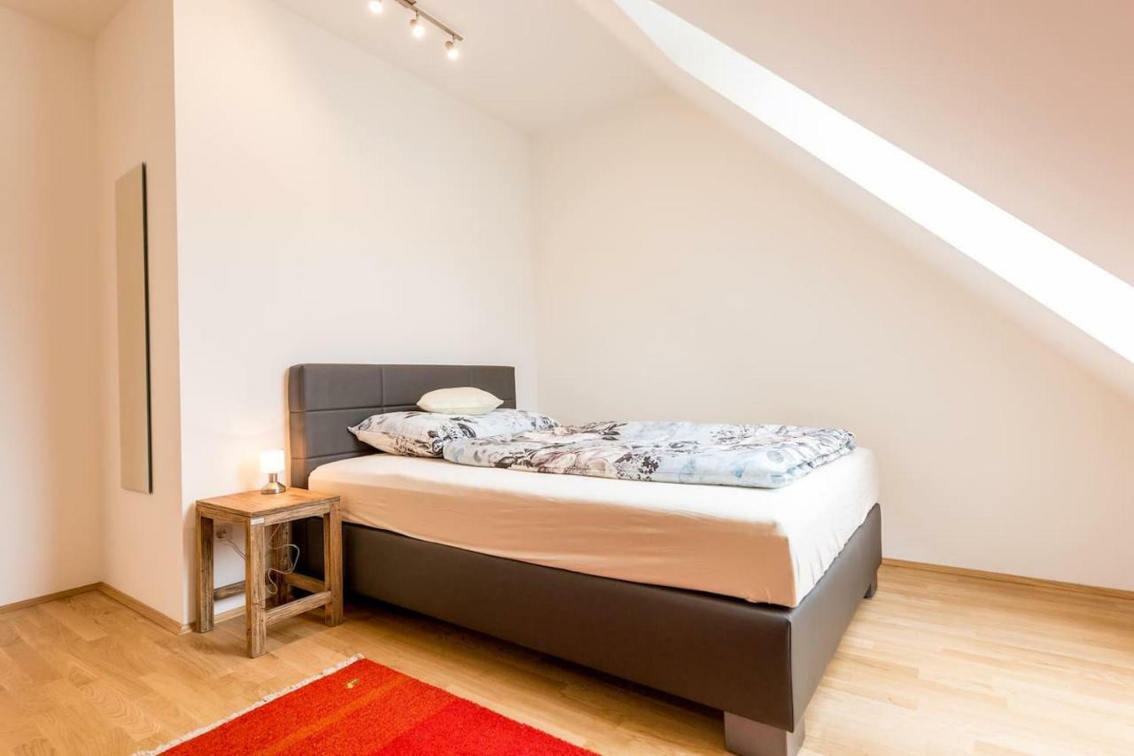 Grosse Dachgeschosswohnung Im Herzen Von Грац Екстер'єр фото
