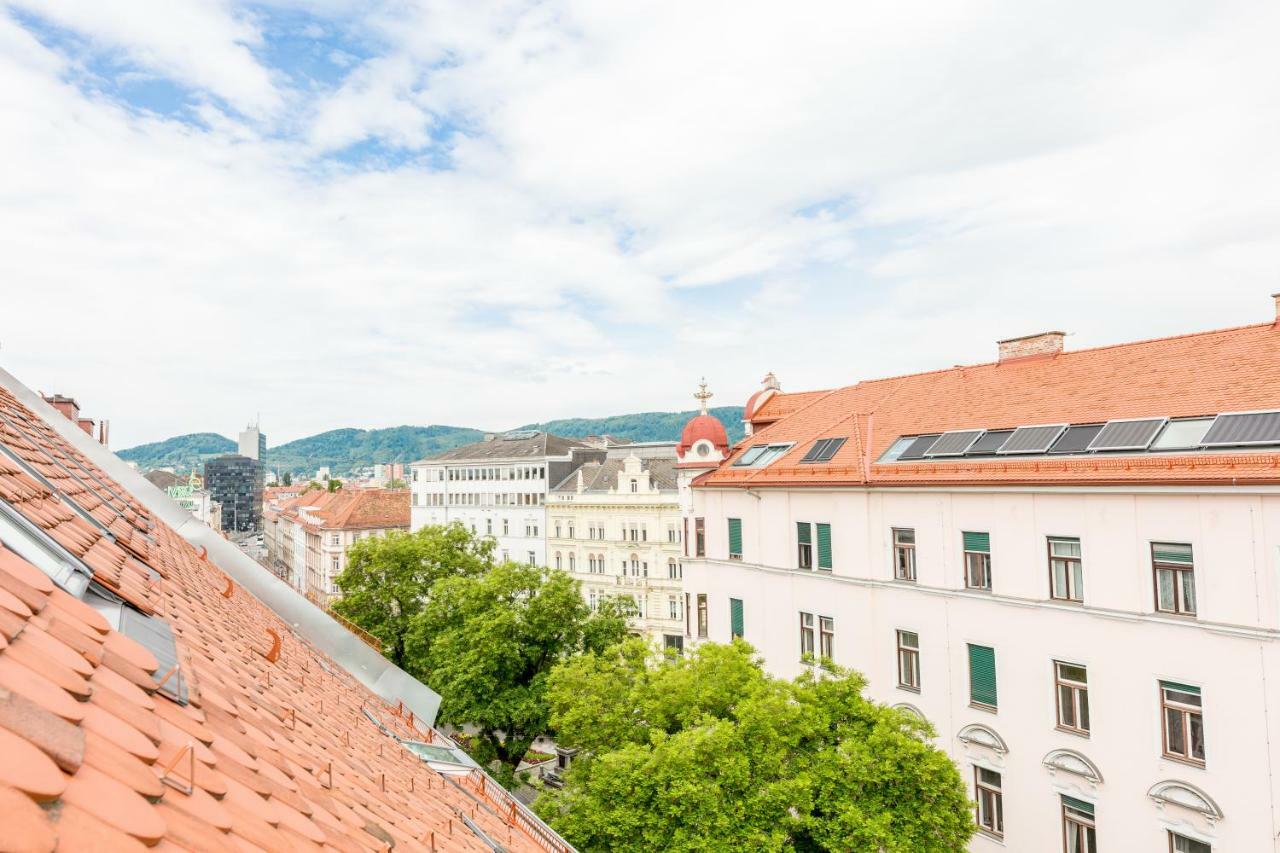 Grosse Dachgeschosswohnung Im Herzen Von Грац Екстер'єр фото